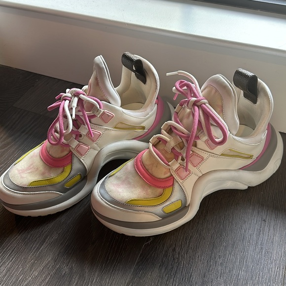 Louis Vuitton women’s sneakers size 38 - Picture 2 of 2